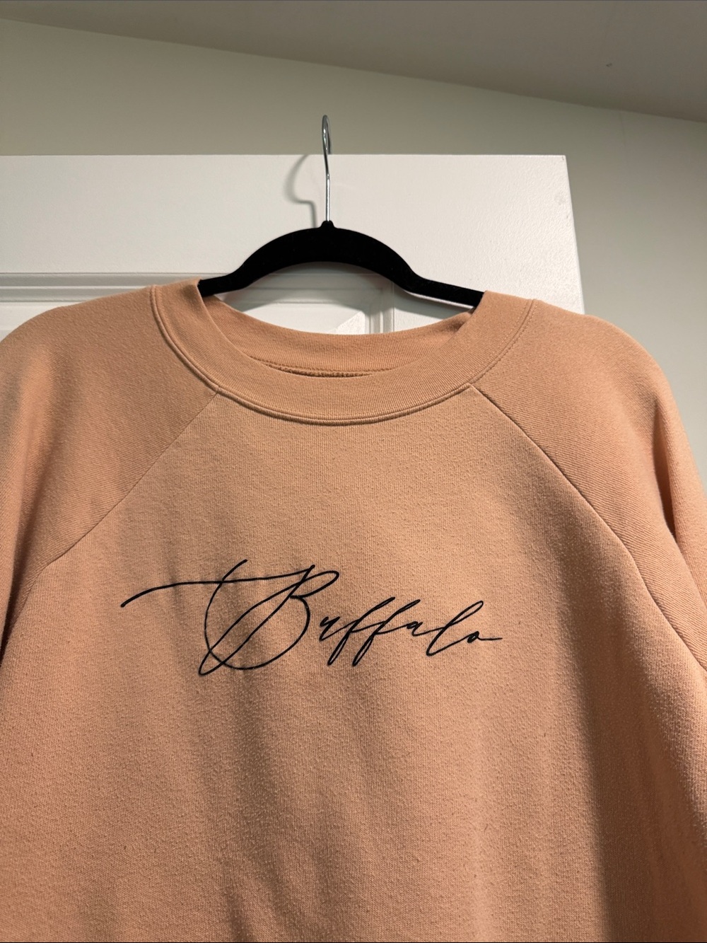 Buffalo Peach Script Logo Cropped Sweatshirt - Picture 2 of 4